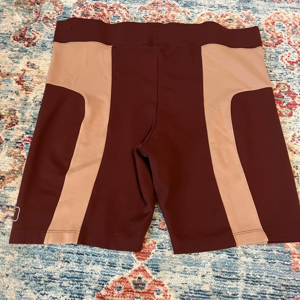 Nike Women's  Street Bike Shorts Size XXL - Picture 5 of 5